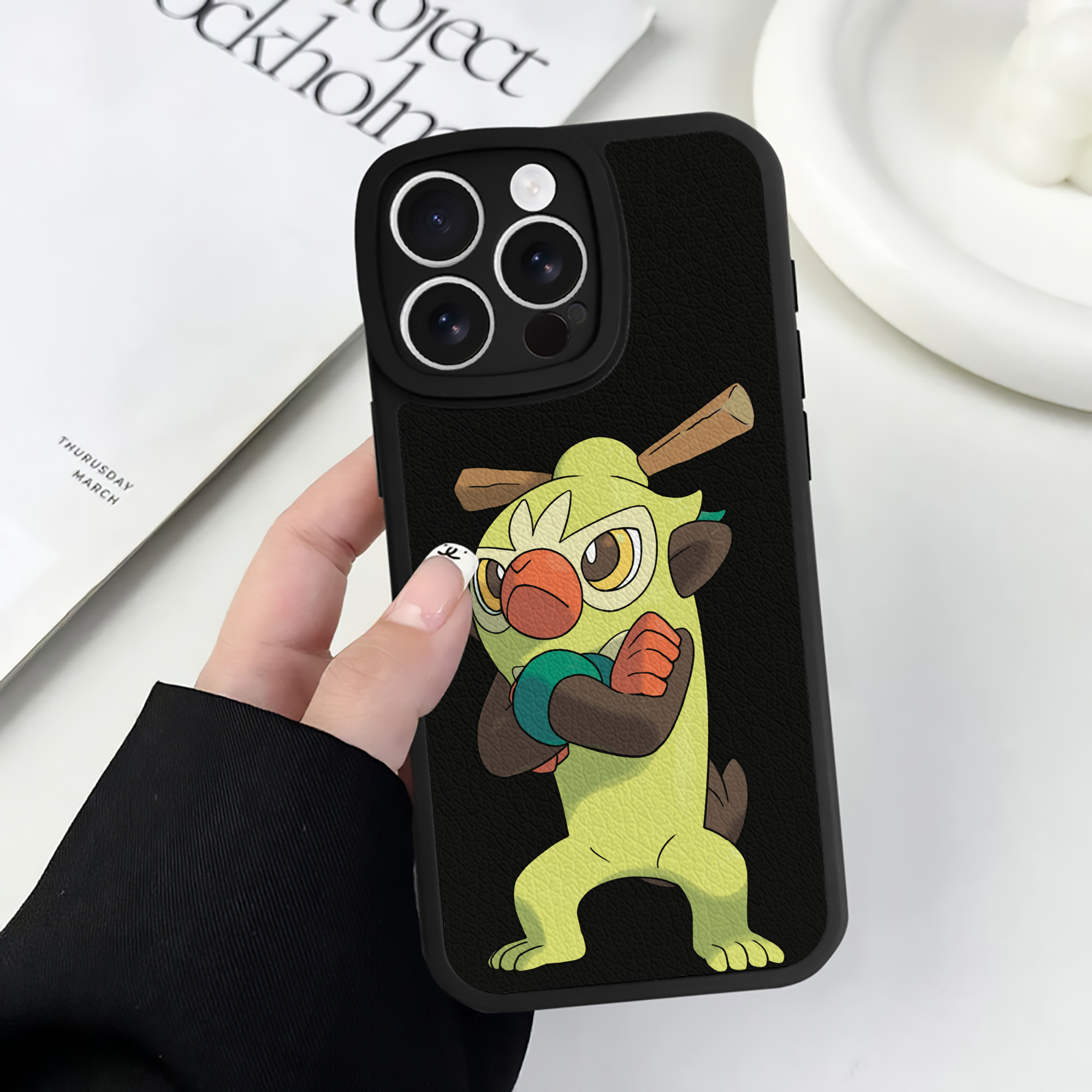 （画像用） ポケットモンスター Pokémon 【iPhone 16シリーズ対応】シリコンスマホケース（レザー調） 材質：シリコン
